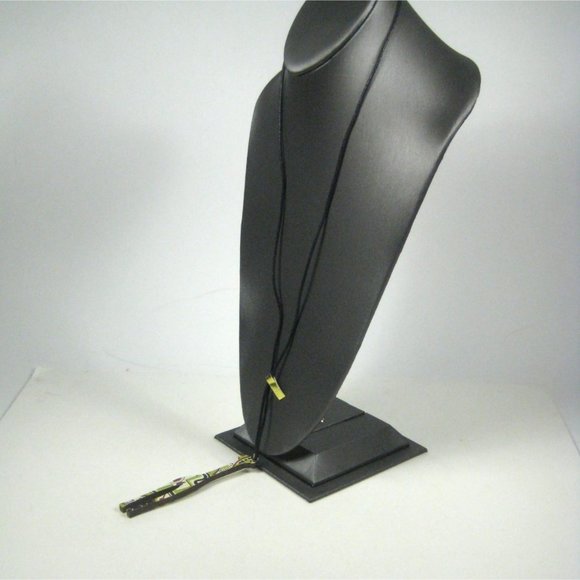 Giraffe Pendant Necklace 32 Inch Black Cord Africa Print Animal Vintage 1990 - Picture 5 of 6